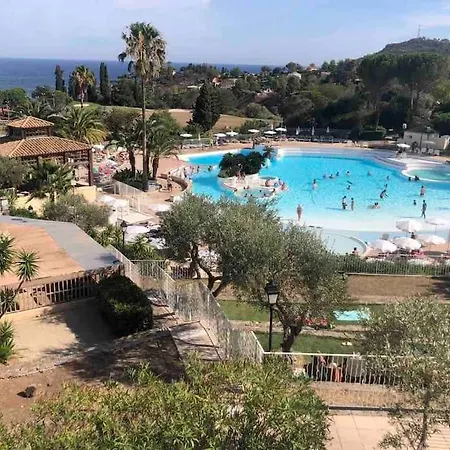 Vue Et Esterel-piscine